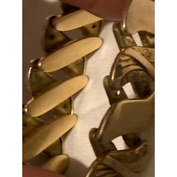 1940s Gold Expansion Bugbee and Niles Sweetheart Bracelet - Picture 5 of 15